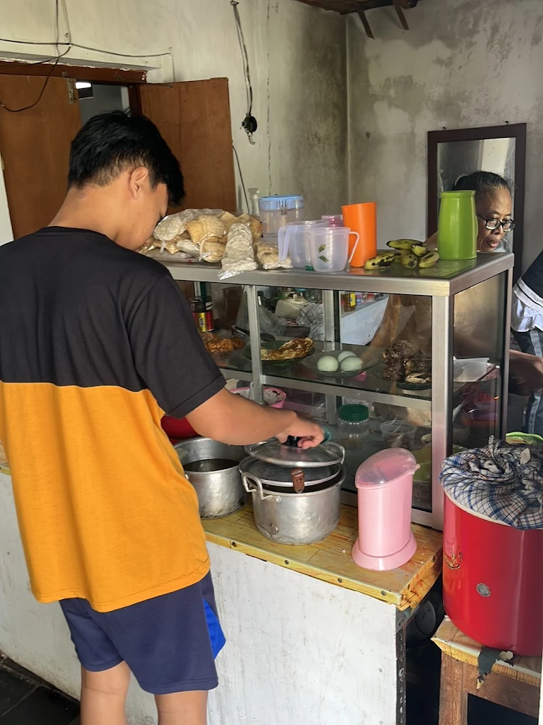 Warung Ngangeni Bu Dar